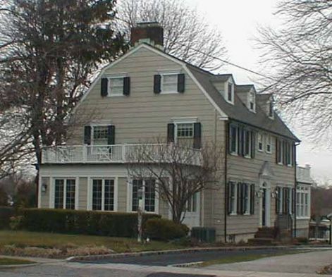 amityville_house.jpg